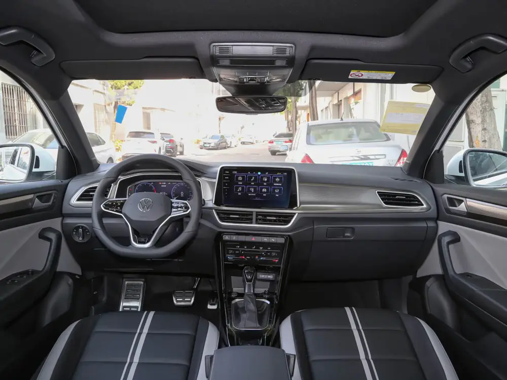 Volkswagen T-ROC 2025 300TSI DSG 2WD Starlight Edition - Image 3